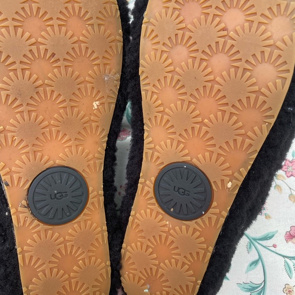 UGG shearling sandals! - Picture 5 of 9